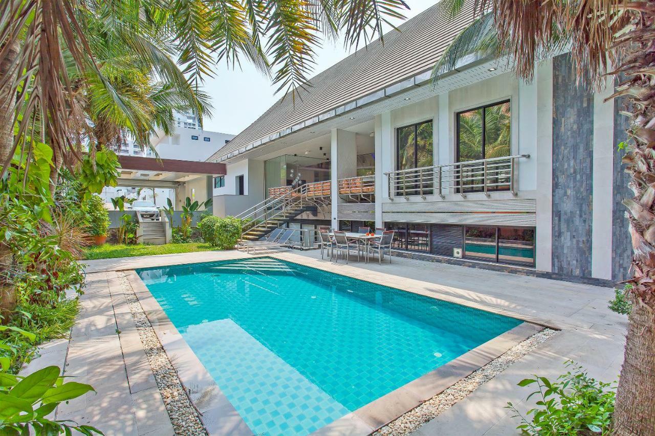 Royale Grand Villa Pattaya Bagian luar foto