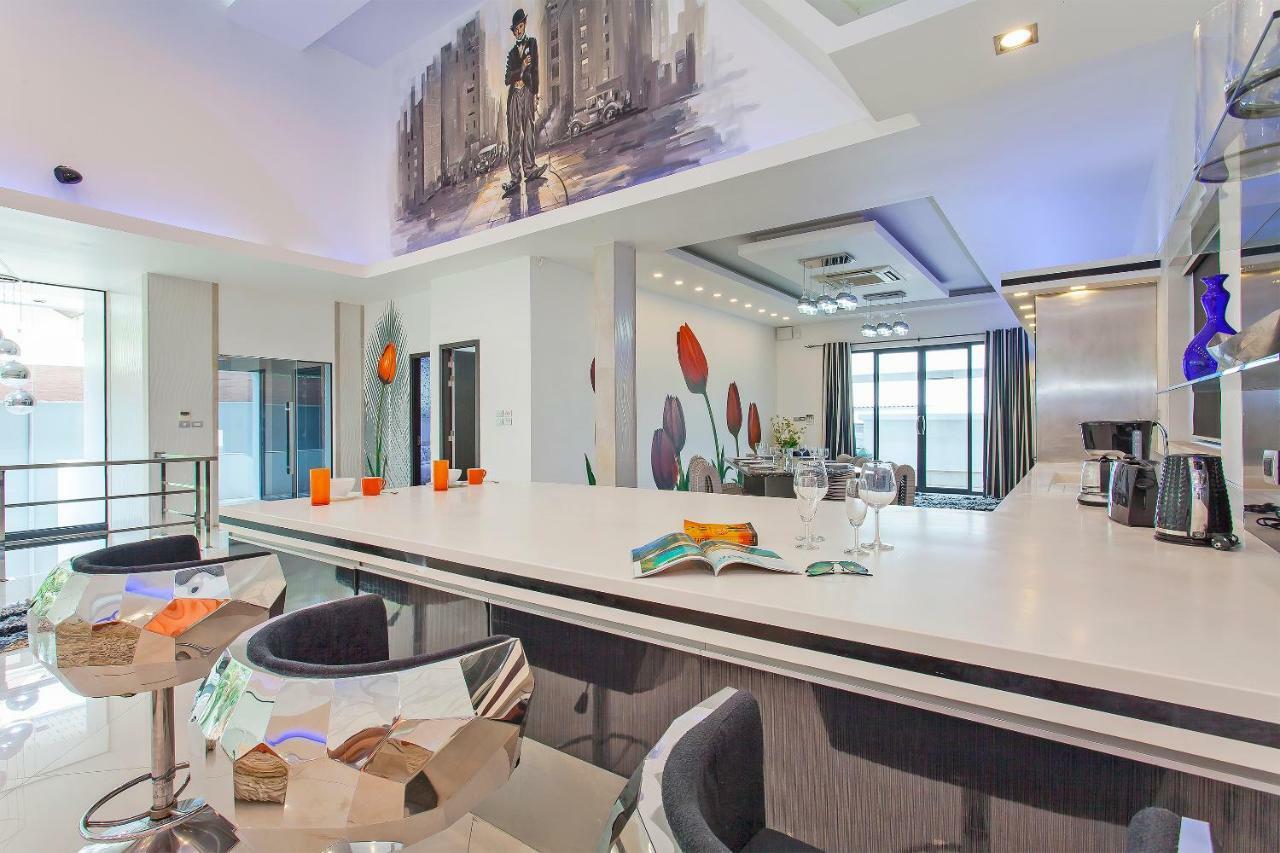 Royale Grand Villa Pattaya Bagian luar foto