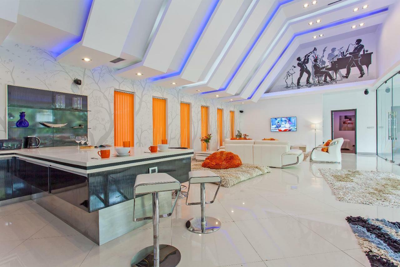 Royale Grand Villa Pattaya Bagian luar foto