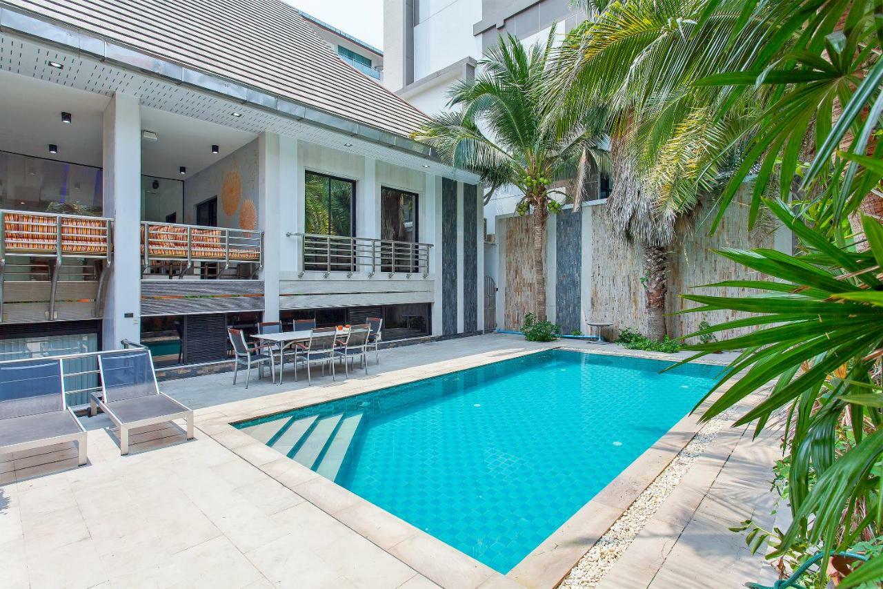 Royale Grand Villa Pattaya Bagian luar foto