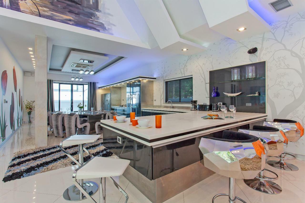Royale Grand Villa Pattaya Bagian luar foto