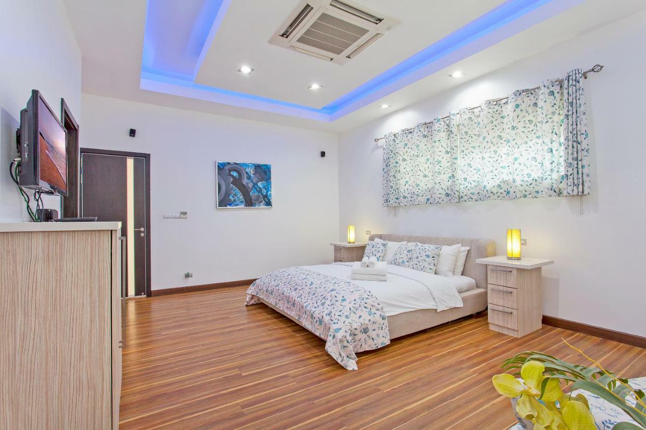 Royale Grand Villa Pattaya Bagian luar foto