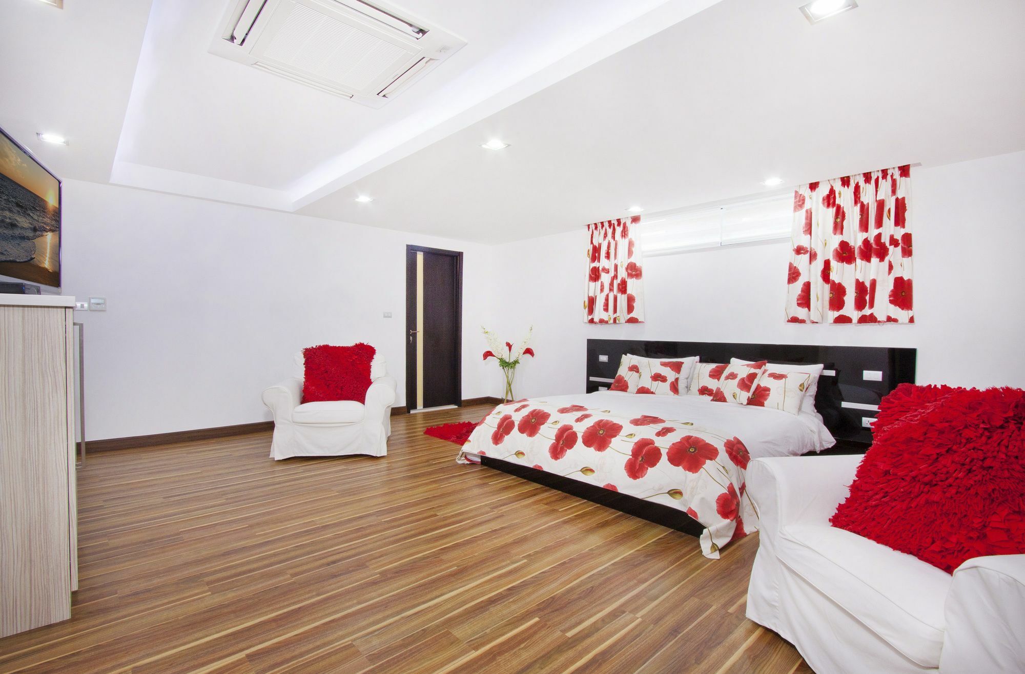 Royale Grand Villa Pattaya Bagian luar foto